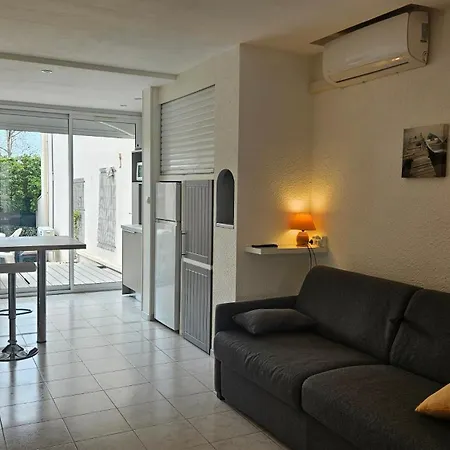 Apartment Grand Renove Avec Terrasse Et Clim ! Agde